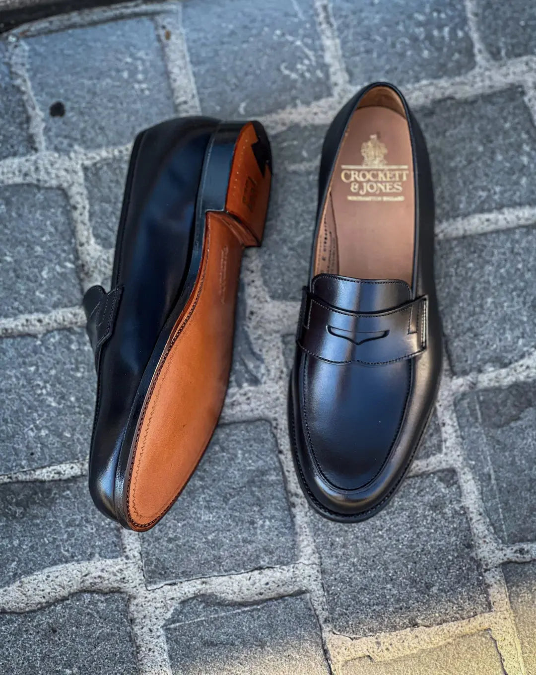 Crockett & Jones Grantham Black Penny Loafer in calf leather, view 2