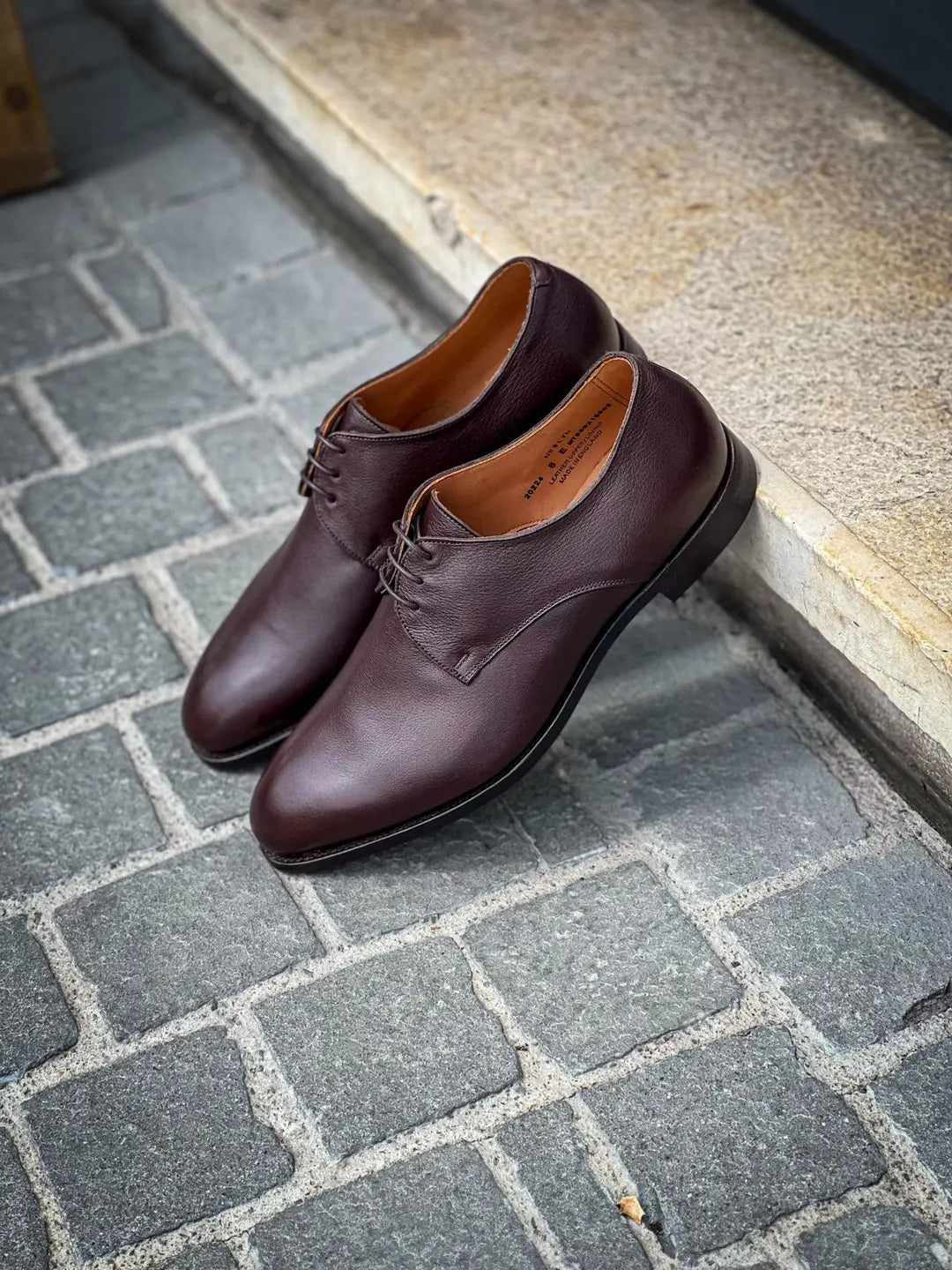 Crockett & Jones Newlyn Dark Brown Derby in calf leather, view 4