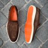 Santoni Slip On Mocassin Imprimé Croco Daim Marron Foncé – Image 2